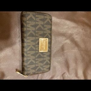 Michael Kors Wallet. BARELY USED